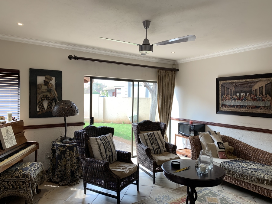 5 Bedroom Property for Sale in Birdwood Estate North West